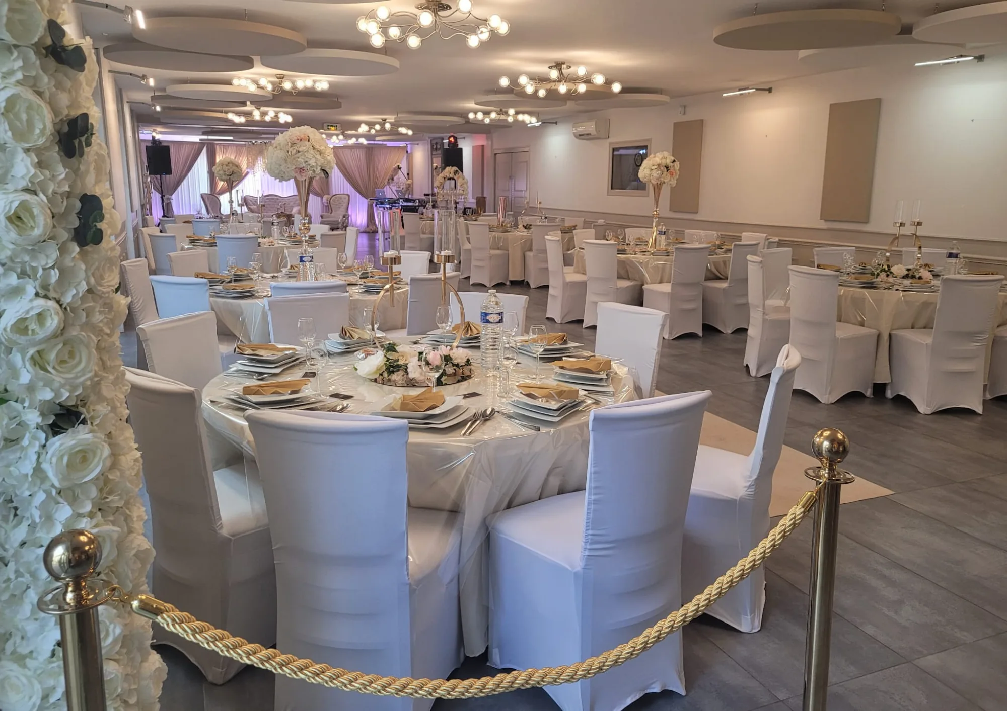 décoration de salle et table