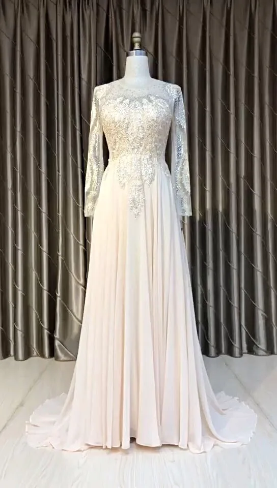 robe de soirée en mousseline champagne