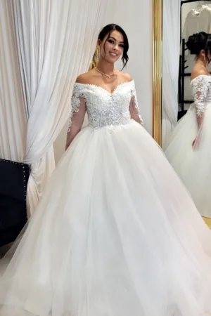 robe mariée princesse, manche longue et corset dentelle