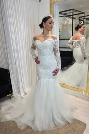 Robe de mariée sirène en dentelle et tulle – élégance et charme romantique