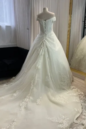 Robe de mariée princesse en tulle brodée