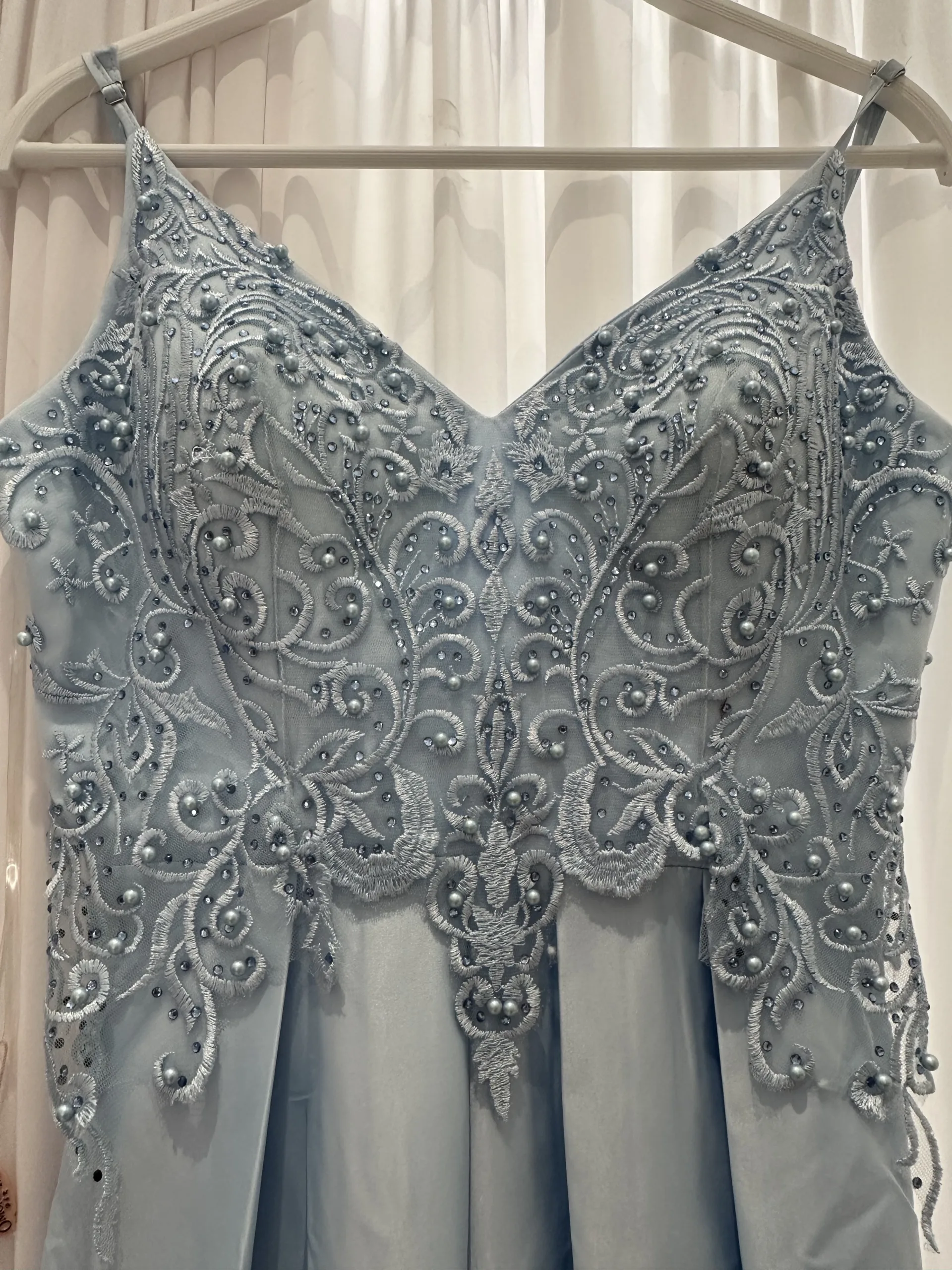 Robe de cocktail bleu clair inspirée de l’élégance de Cendrillon – Image 4