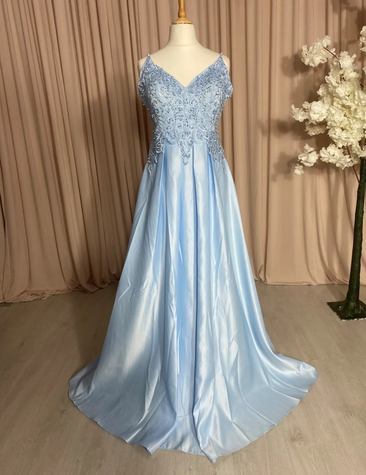robe cocktail bleu cendrillon dentelle