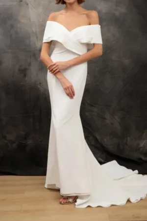 Robe droite croisée épaule