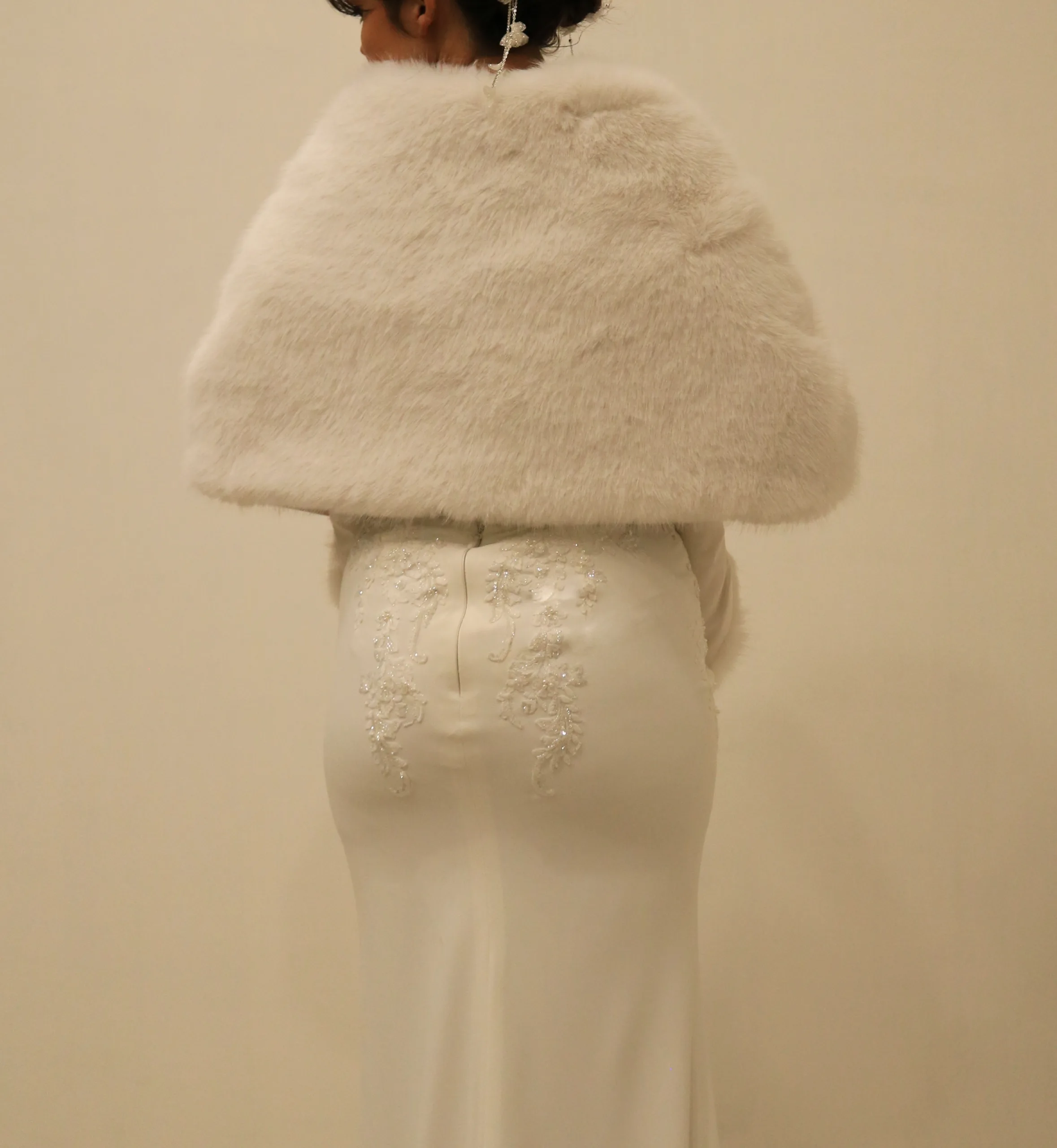 Boléro élégant à fourrure douce - Accessoire chic pour événements – Image 4