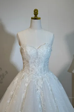 robe de mariée princesse bustier dentelle et tulle pailleté