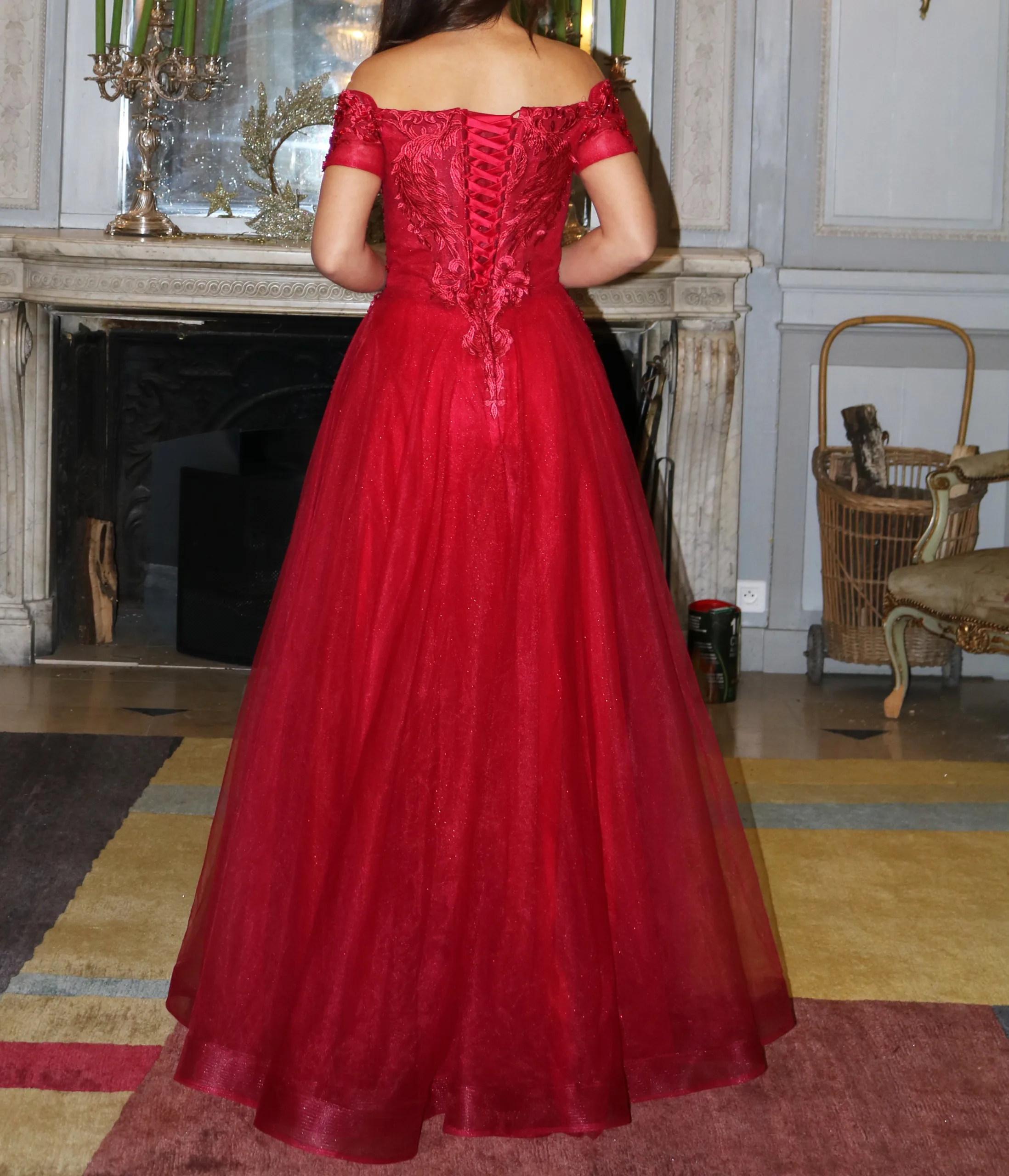 Robe longue de cérémonie col bateau -Bustier brodé et jupe fluide élégante – Image 3