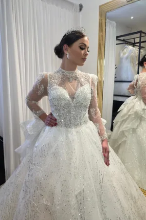 Robe de mariée scintillante col montant coeur