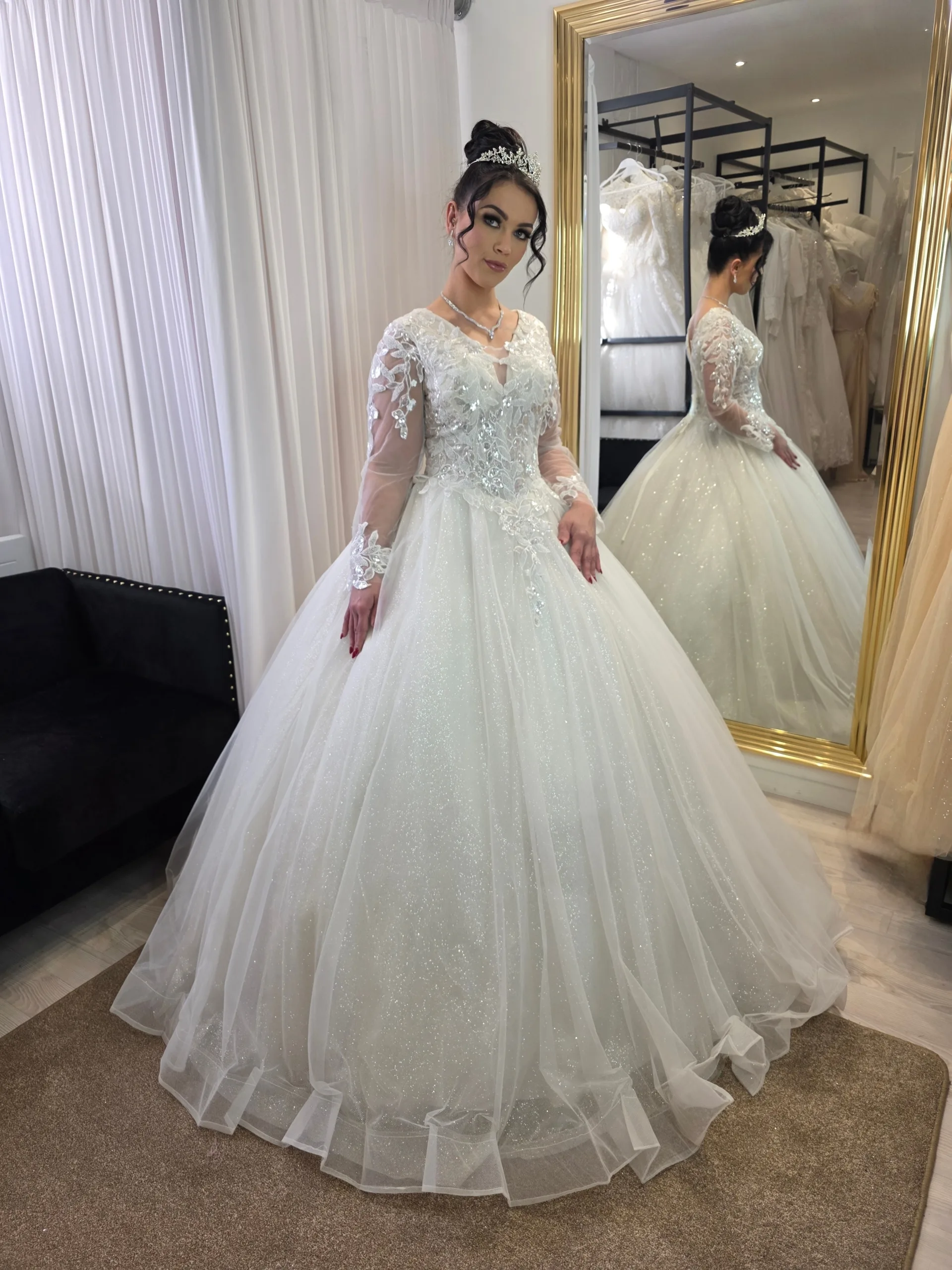 robe de mariée scintillante princesse manche longue