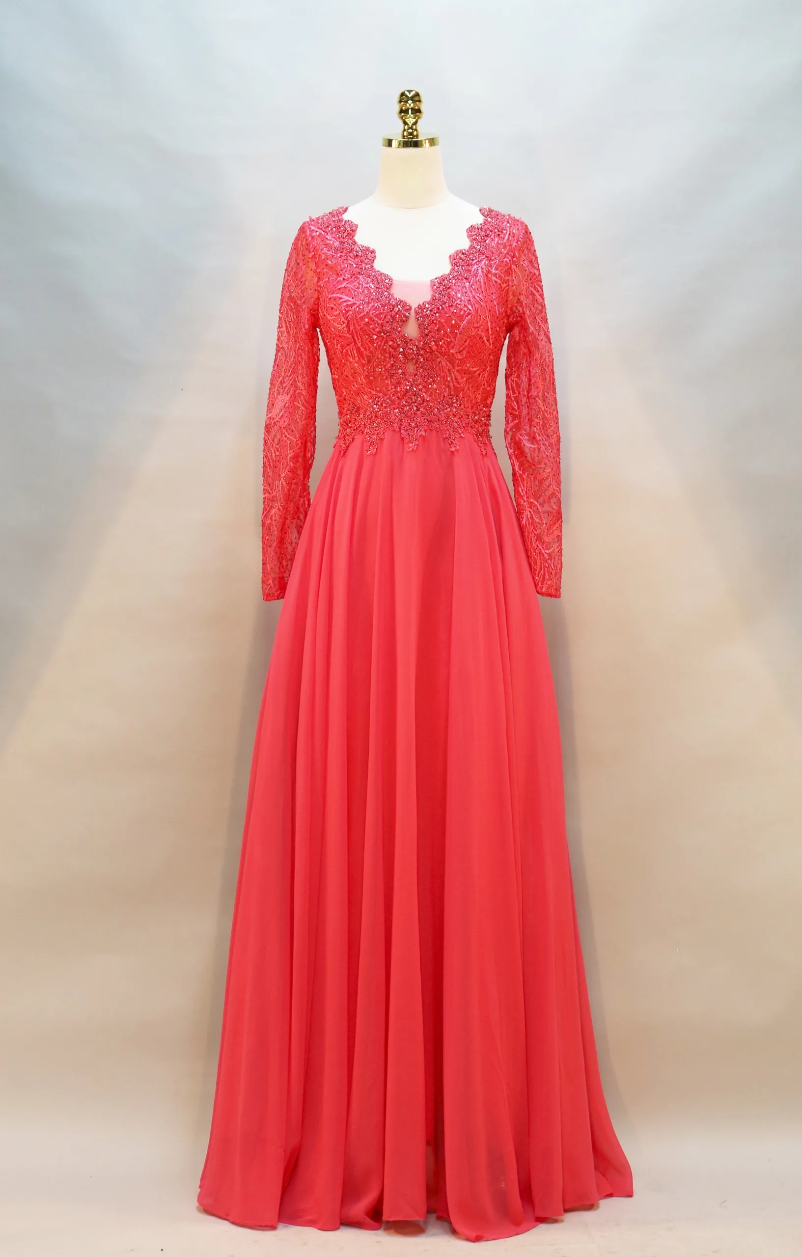 Robe longue en mousseline avec dentelle brodée – Image 7