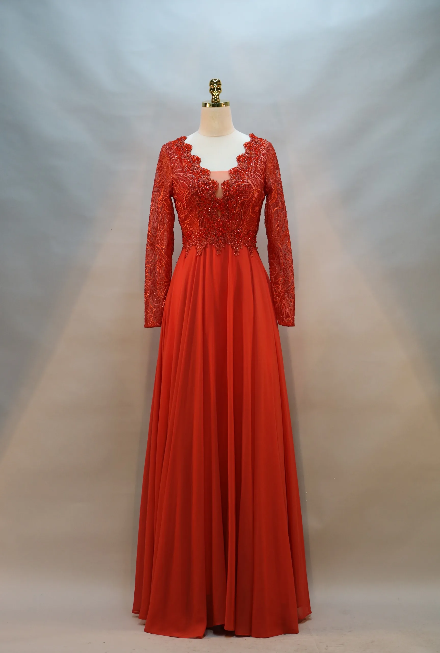 Robe longue en mousseline avec dentelle brodée – Image 10