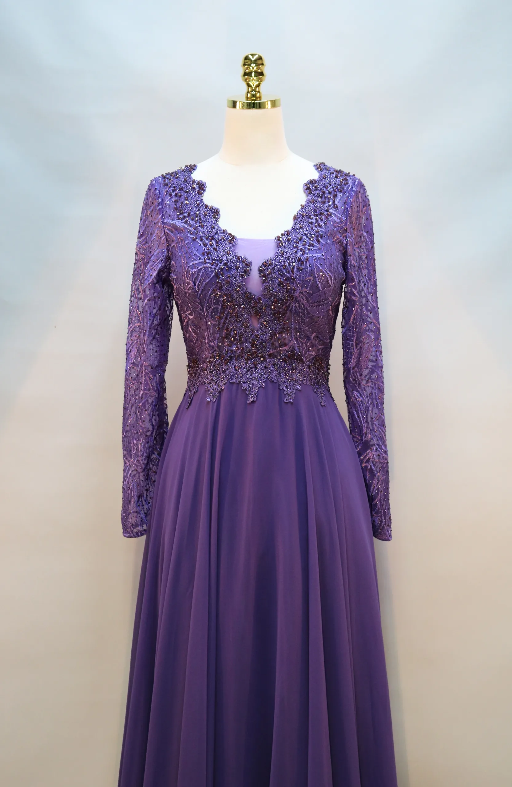 Robe longue en mousseline avec dentelle brodée – Image 11