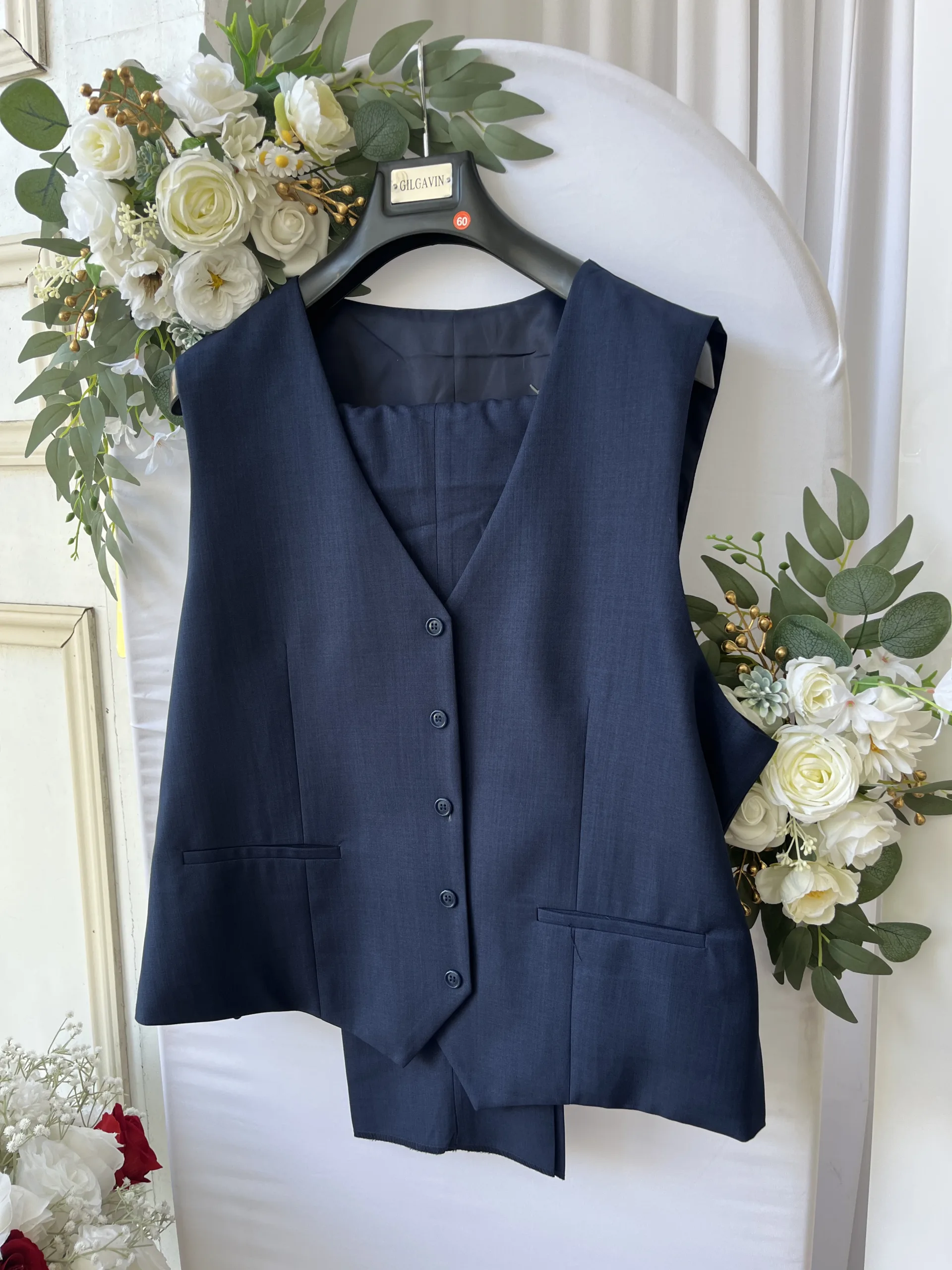 Costume 3 Pièces Homme Bleu Marine – Élégance Classique et Style Intemporel – Image 2